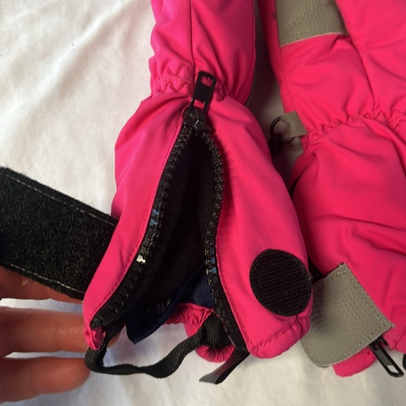 Swany easy on winter mitts, size small (1-2) - Picture 6 of 7